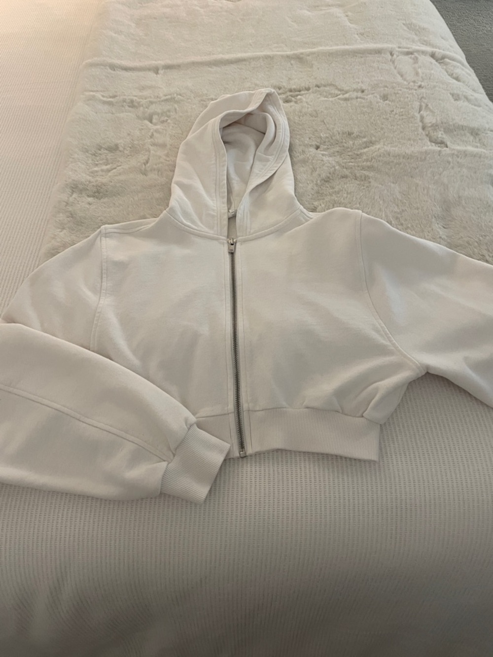 Alo Women's Cream Cropped Zip Hoodie, small